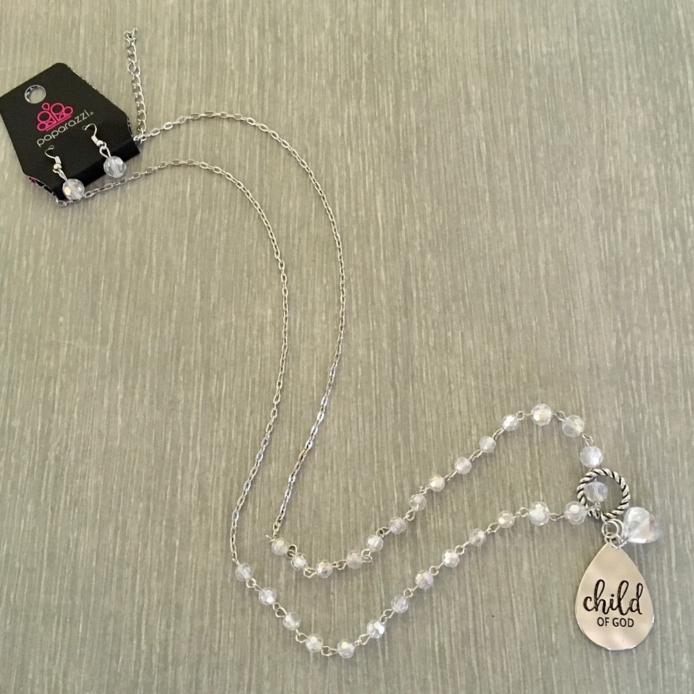 Silver necklace & earring set